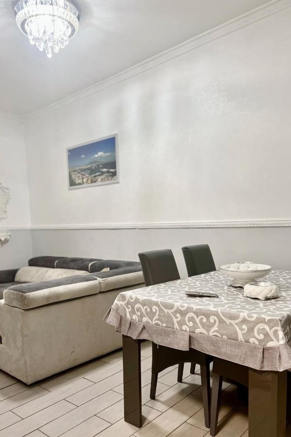Sweet Home Ai Tribunali -1 Piano Naples Extérieur photo